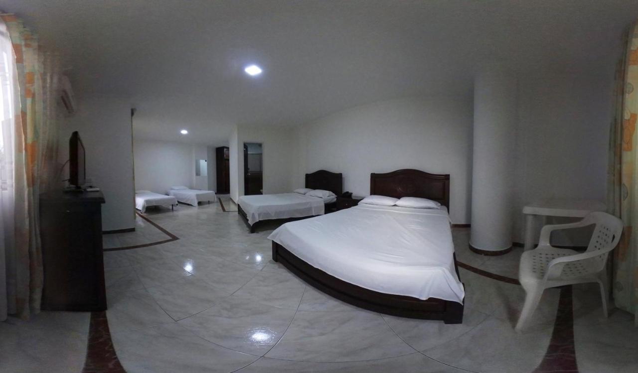 Zahira Hotel Melgar Buitenkant foto