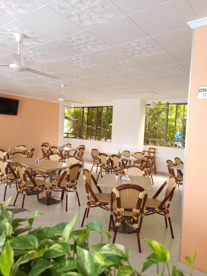 Zahira Hotel Melgar Buitenkant foto