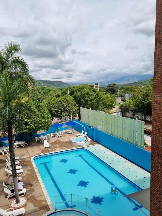 Zahira Hotel Melgar Buitenkant foto