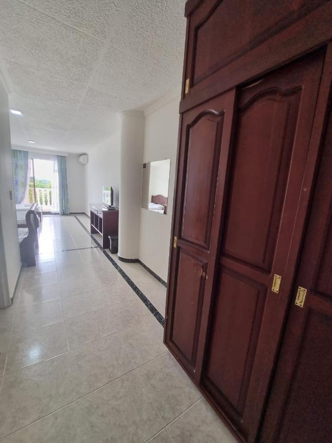 Zahira Hotel Melgar Buitenkant foto