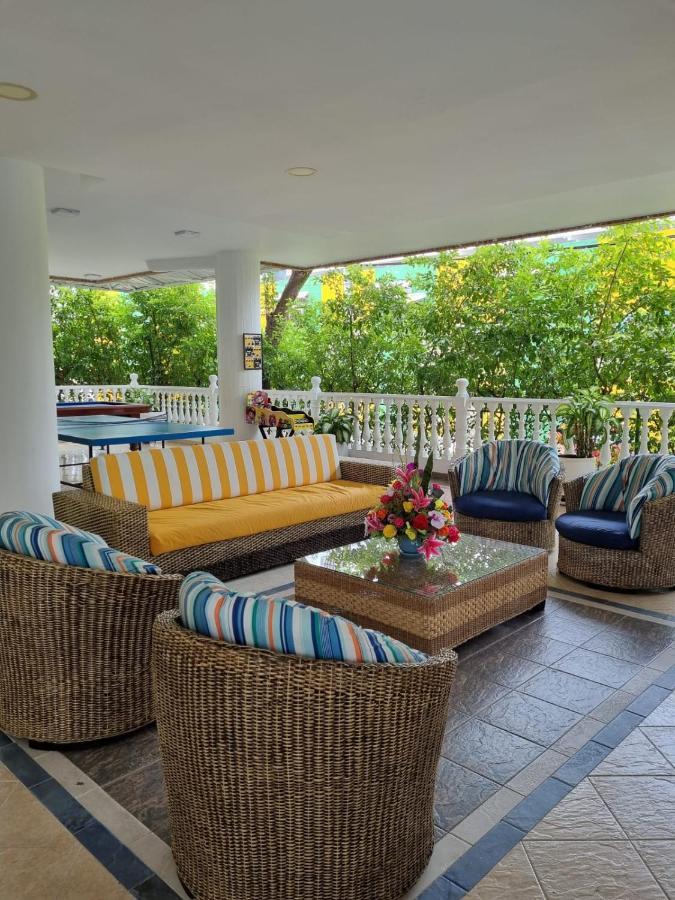 Zahira Hotel Melgar Buitenkant foto