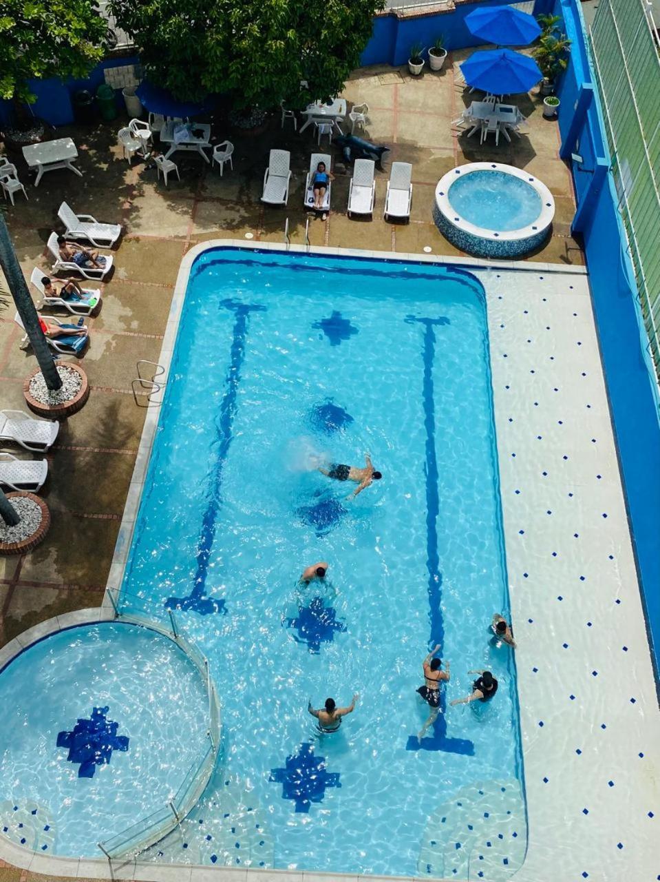 Zahira Hotel Melgar Buitenkant foto